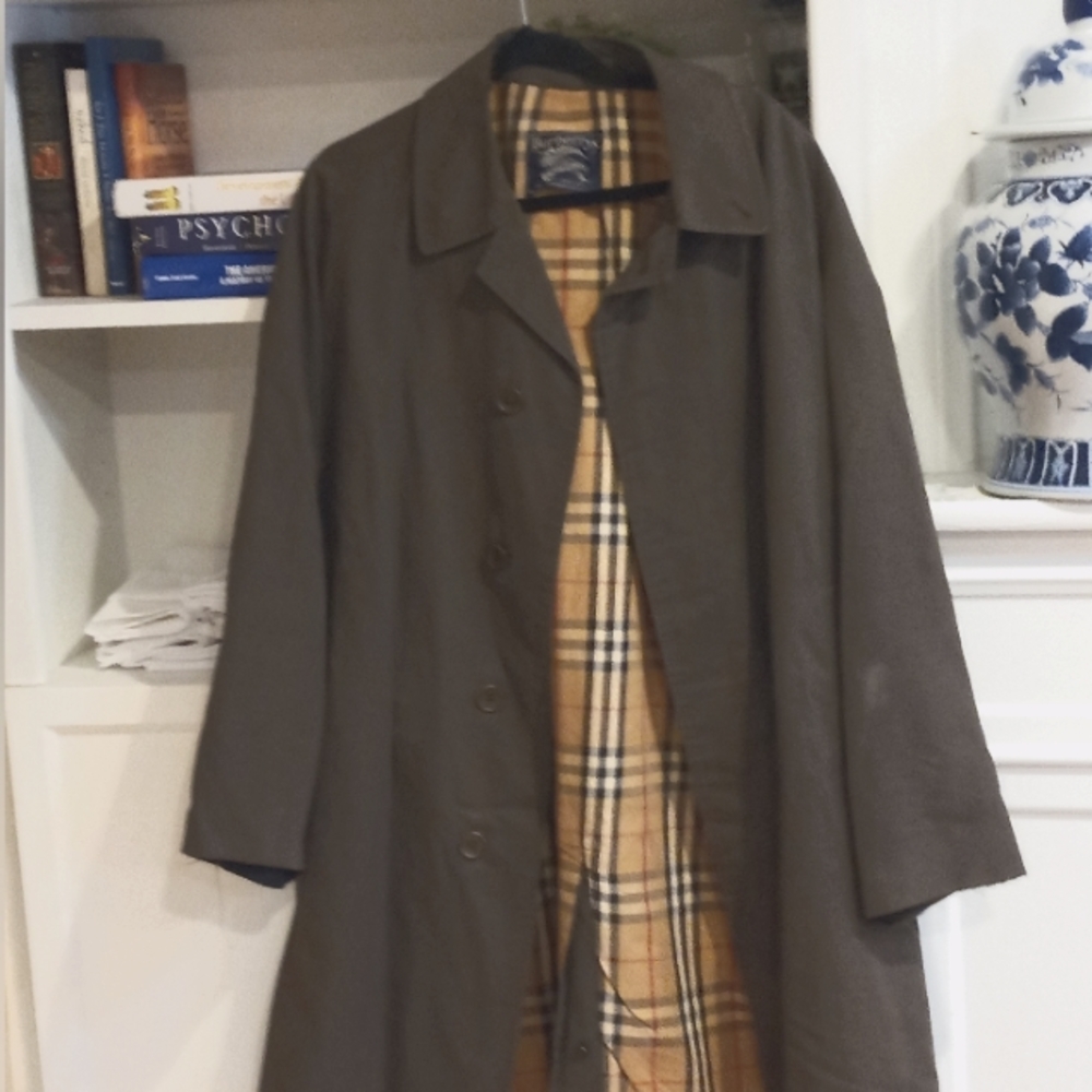 Mens Vintage Burberry Topcoat 44R...(AS IS)